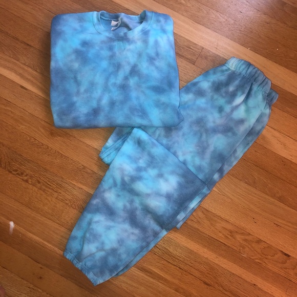 Tie Dye Sweatsuit (Mixed Blues) - Picture 2 of 8